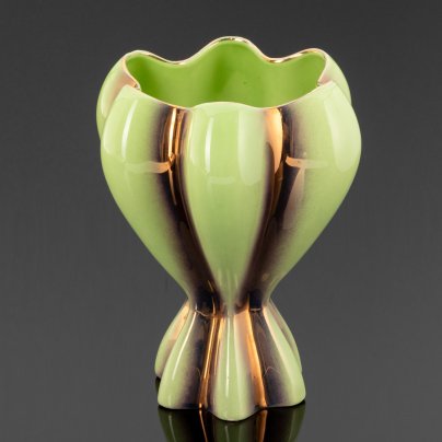 Необычная ваза в стиле Art Deco