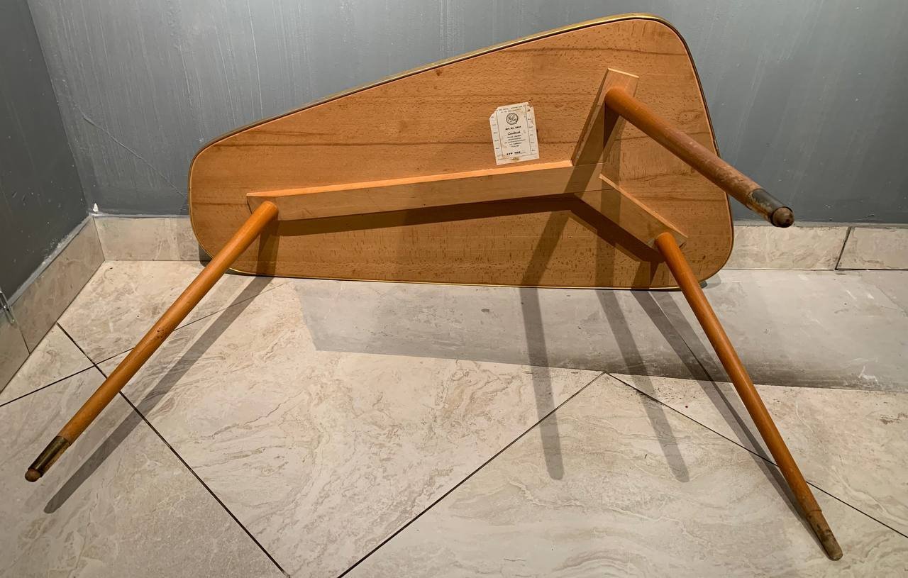 Столик журнальный