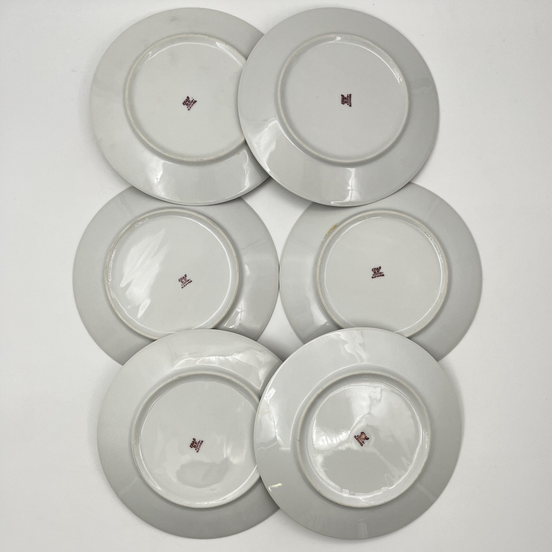 Набор из шести пирожковых тарелок с цветочным декором в розово-зеленой гамме