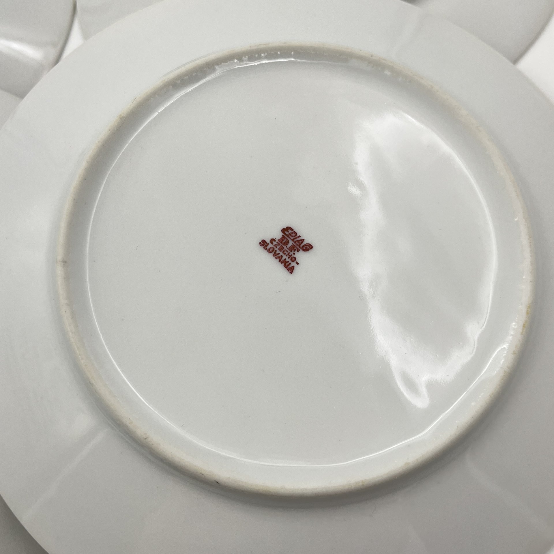 Набор из шести пирожковых тарелок с цветочным декором в розово-зеленой гамме