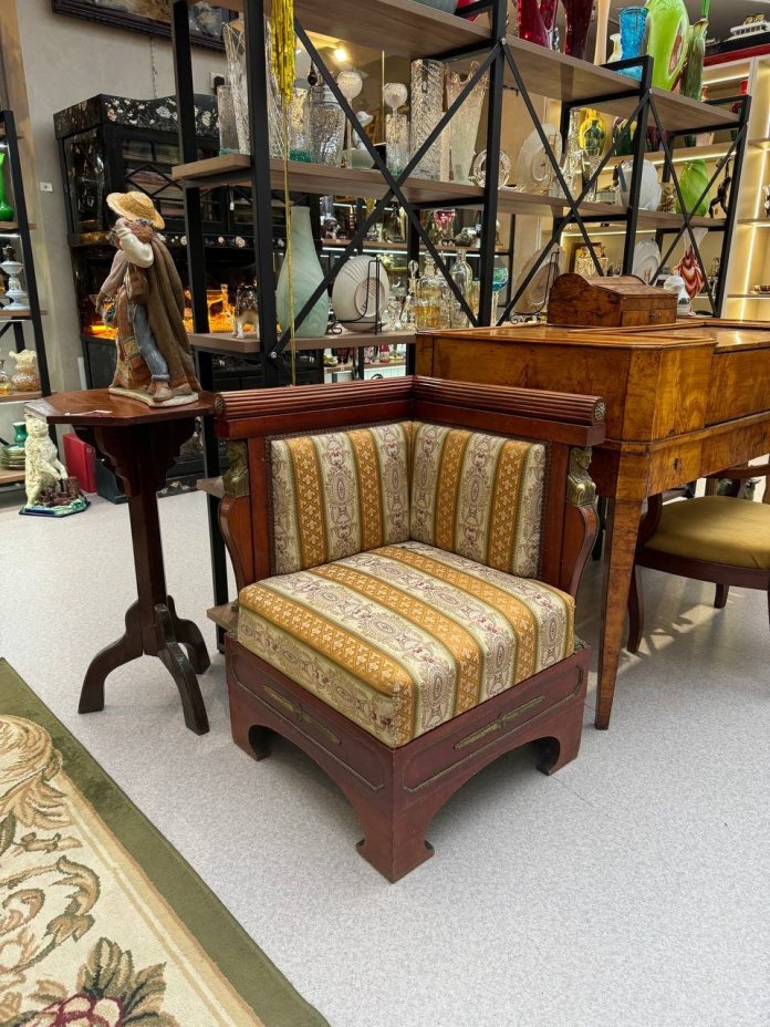 Кресло угловое в стиле Ампир