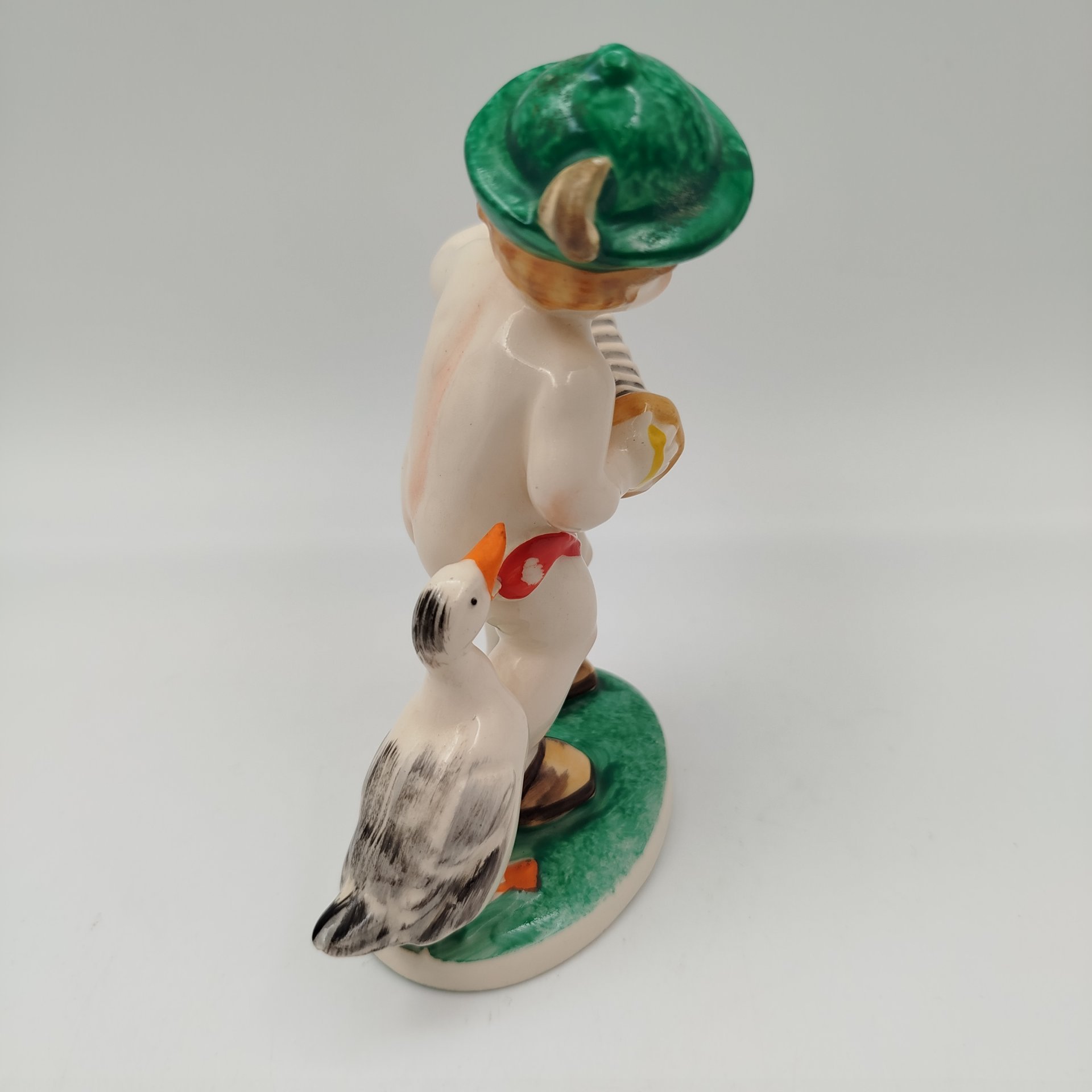 Статуэтка "Мальчик с гусем", фаянс, роспись, Hertwig & Co., Германия, 1941-1958 гг.
