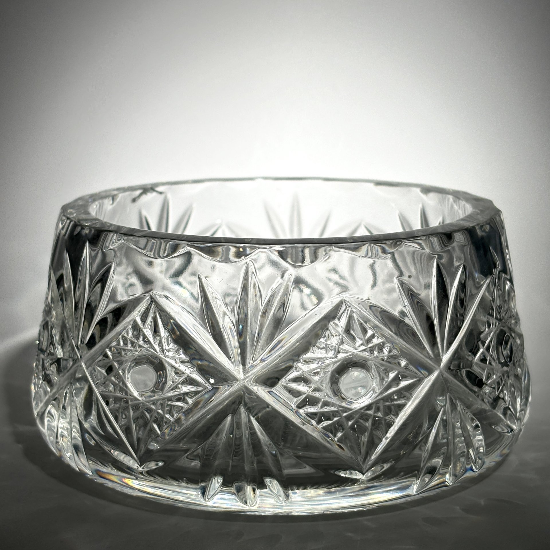 Конфетница с рельефным декором, хрусталь, Россия, 1980-2000 гг.