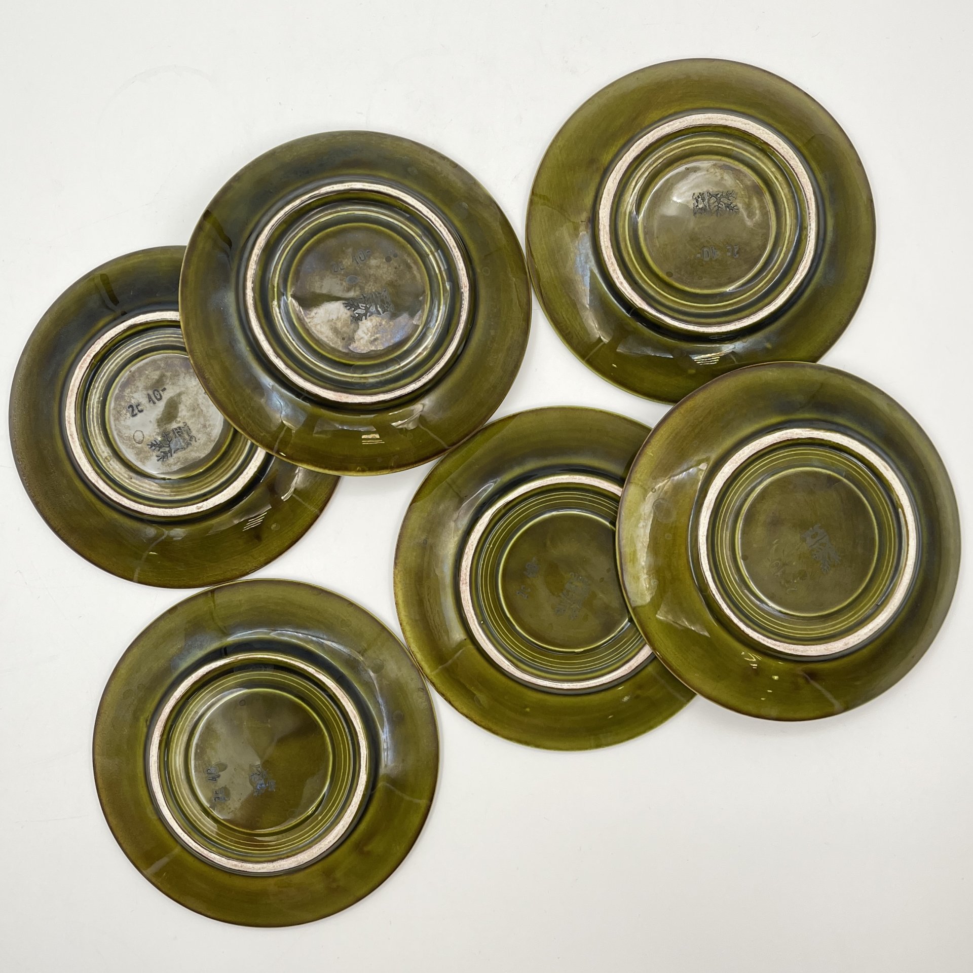 Набор для подачи чая/кофе на 6 персон (14 предметов) зеленого оттенка, фаянс, поливы, Конаковский фаянсовый завод им. М.И. Калинина (ЗиК Конаково), СССР, 1962-1974 гг.