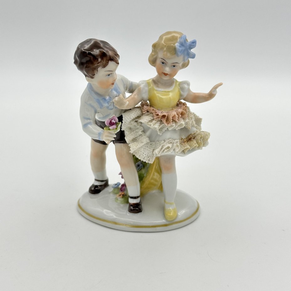 Статуэтка "Дети на лугу", фарфор, кружевной фарфор, роспись, Unterweissbach Werkstätten (Унтервайсбах), Германия, 1940-1948 гг.