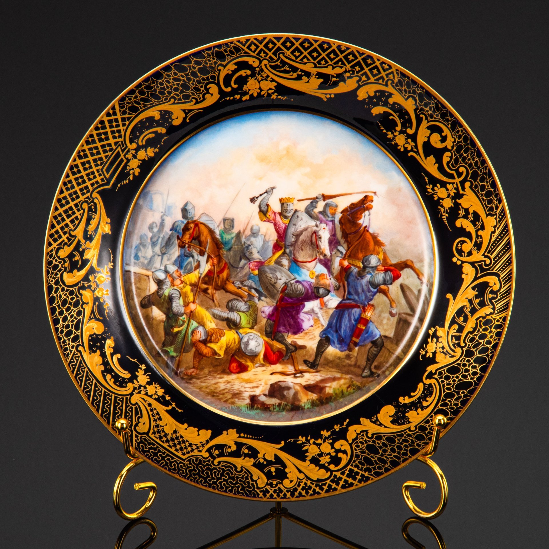 Тарелка декоративная с батальным сюжетом "Битва при Тайллебуре" (выполнена для дворца Тюильри "Chateau des Tuileries"), фарфор, крытье кобальтом, золочение, цировка, роспись, Севрская фарфоровая мануфактура (Sevres), Франция, 1844 г.
