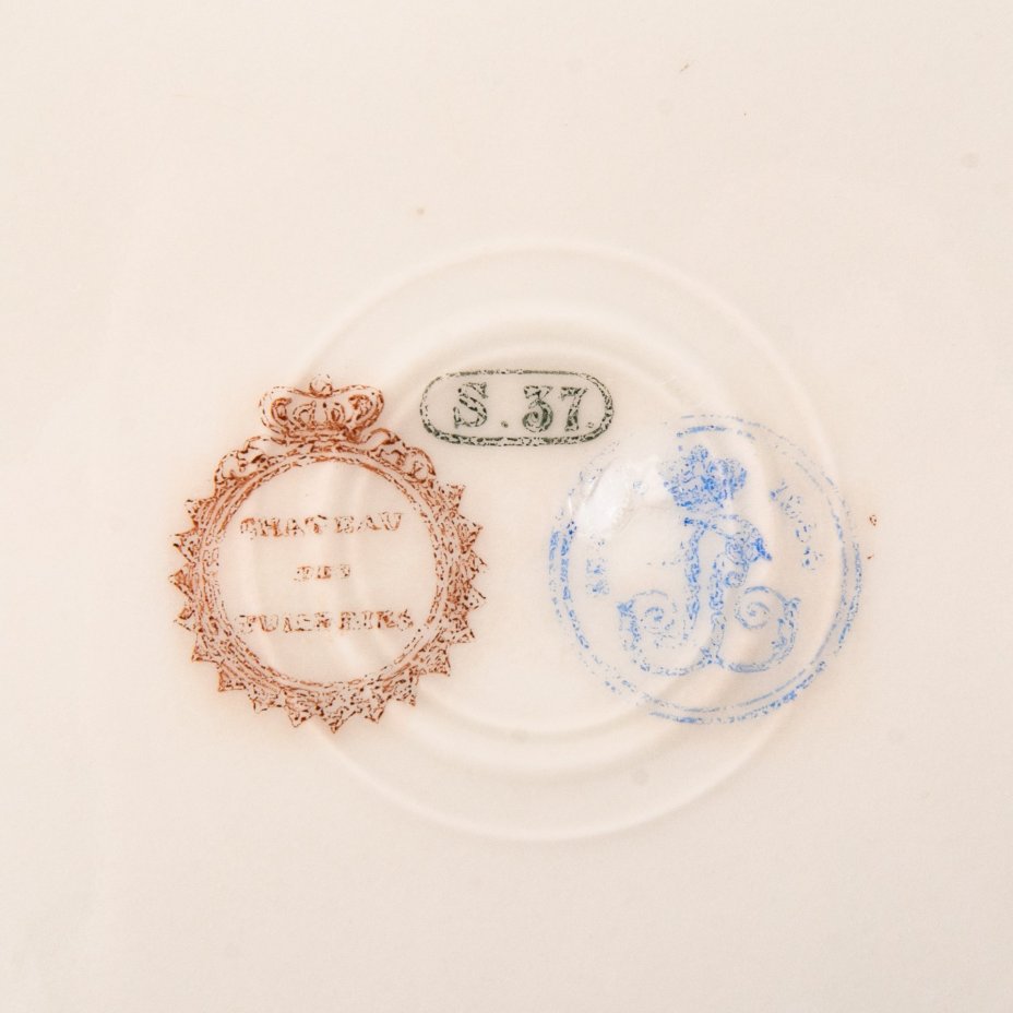 Тарелка декоративная с батальным сюжетом "Битва при Тайллебуре" (выполнена для дворца Тюильри "Chateau des Tuileries"), фарфор, крытье кобальтом, золочение, цировка, роспись, Севрская фарфоровая мануфактура (Sevres), Франция, 1844 г.