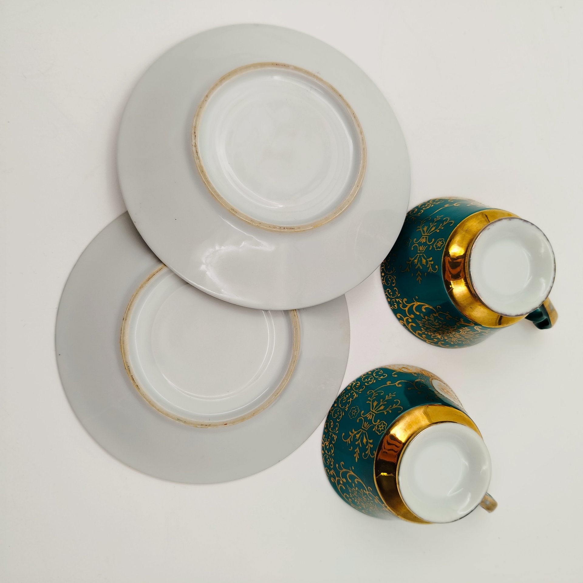 Набор из 2-х кофейных пар бирюзового оттенка с ажурным декором, фарфор, крытье, золочение, Западная Европа, 1960-1980 гг.