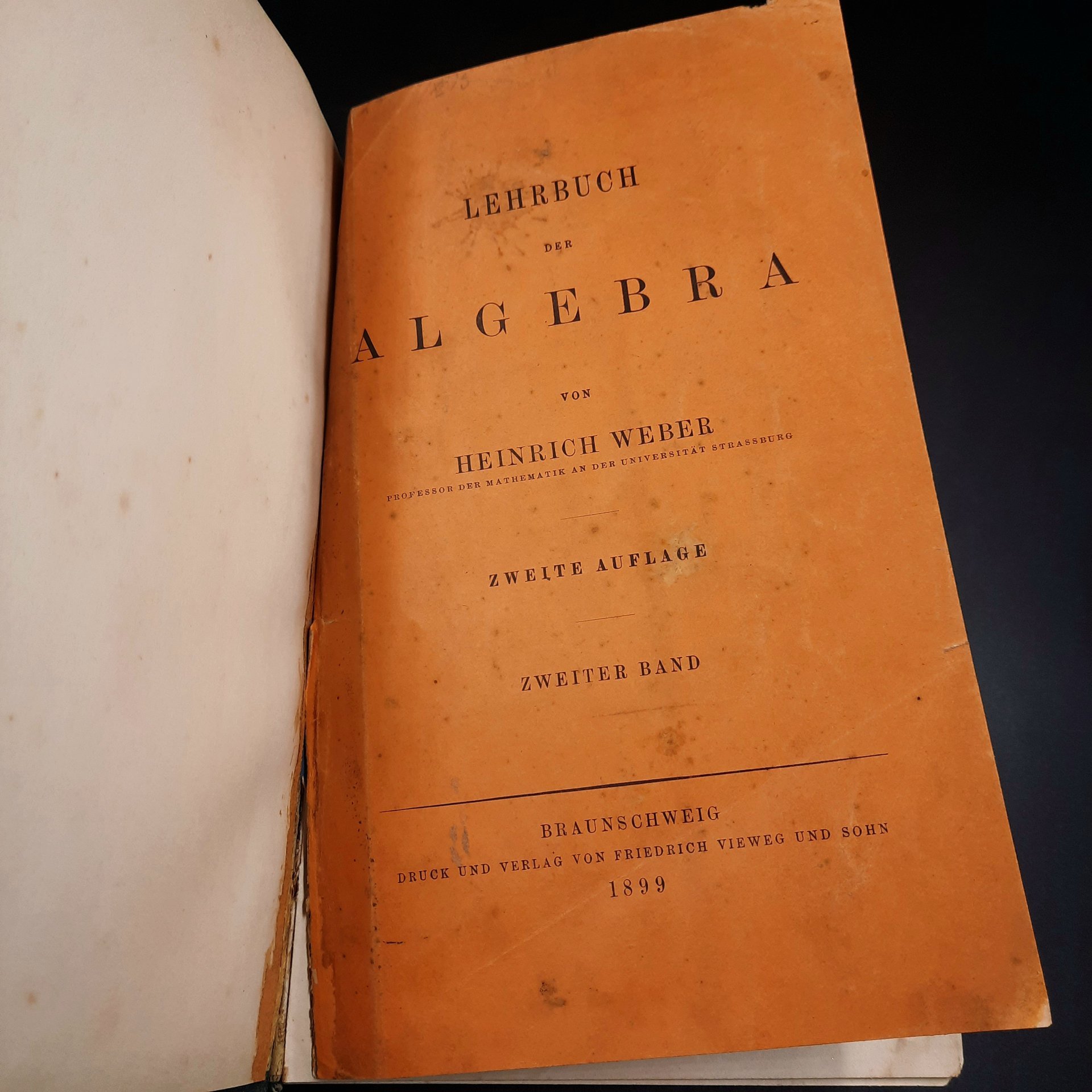 Книга "Lehbruch der Algebra" на немецком языке ("Учебник алгебры"), бумага, печать, ледерин