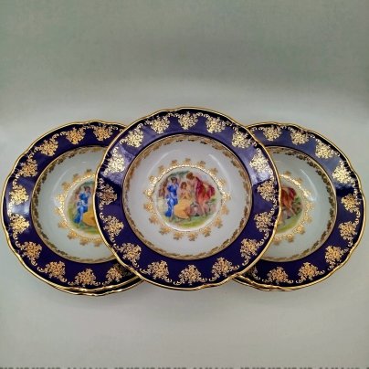 Набор суповых (глубоких) тарелок "Мадонна" на 6 персон, украшенных цветочным декором, фарфор, деколь, крытье, золочение, Thun (Тун), Чехия, 2000-2020 гг.