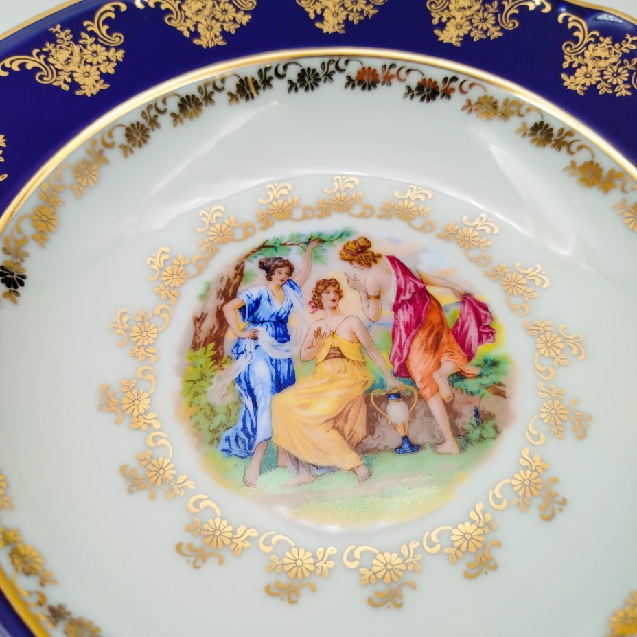 Набор суповых (глубоких) тарелок "Мадонна" на 6 персон, украшенных цветочным декором, фарфор, деколь, крытье, золочение, Thun (Тун), Чехия, 2000-2020 гг.