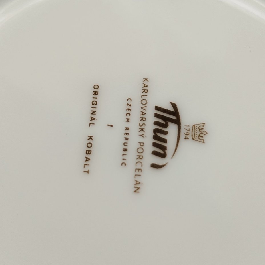 Набор суповых (глубоких) тарелок "Мадонна" на 6 персон, украшенных цветочным декором, фарфор, деколь, крытье, золочение, Thun (Тун), Чехия, 2000-2020 гг.