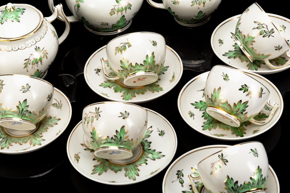 Сервиз чайный "Барбарис" (зеленый) на 6 персон(15 предметов), автор Е. П. Смирнов, фарфор, роспись, золочение, Дмитровский фарфоровый завод (ДФЗ Вербилки), СССР, 1954-1965 гг.