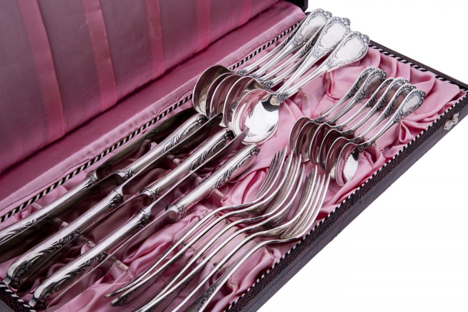 Набор столовых приборов в коробке на 6 персон (столовые вилки, столовые ложки, столовые ножи, чайные ложки), мельхиор, серебрение, ГДР, 1970-1990 гг.