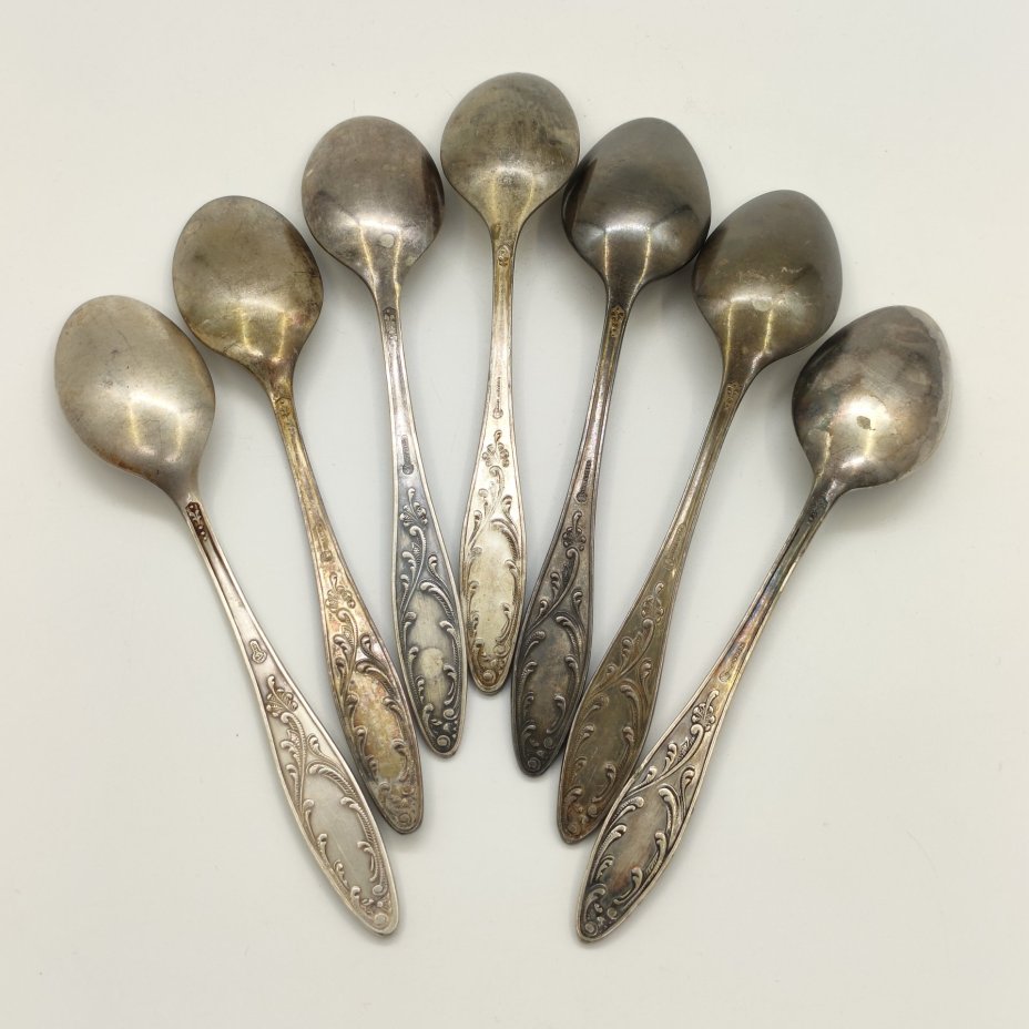 Набор из семи десертных ложек с растительным декором (в подборе), мНЦ (медь-никель-цинк), Кольчугинский завод цветных металлов, СССР, 1960-1990 гг.