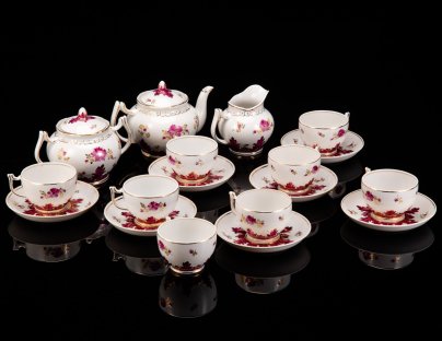 Сервиз чайный "Барбарис" в пурпурном оттенке на 7 персон, автор Е.П. Смирнов (18 предметов), фарфор, роспись, золочение, Дмитровский фарфоровый завод (ДФЗ Вербилки), СССР, 1954-1965 гг.