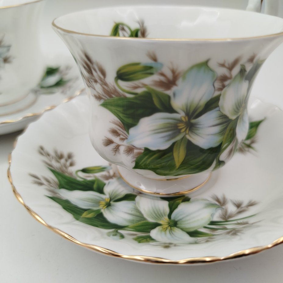 Набор чайных пар на 2 персоны (дуэт) с нежным цветочным декором "Trillium", Royal Albert
