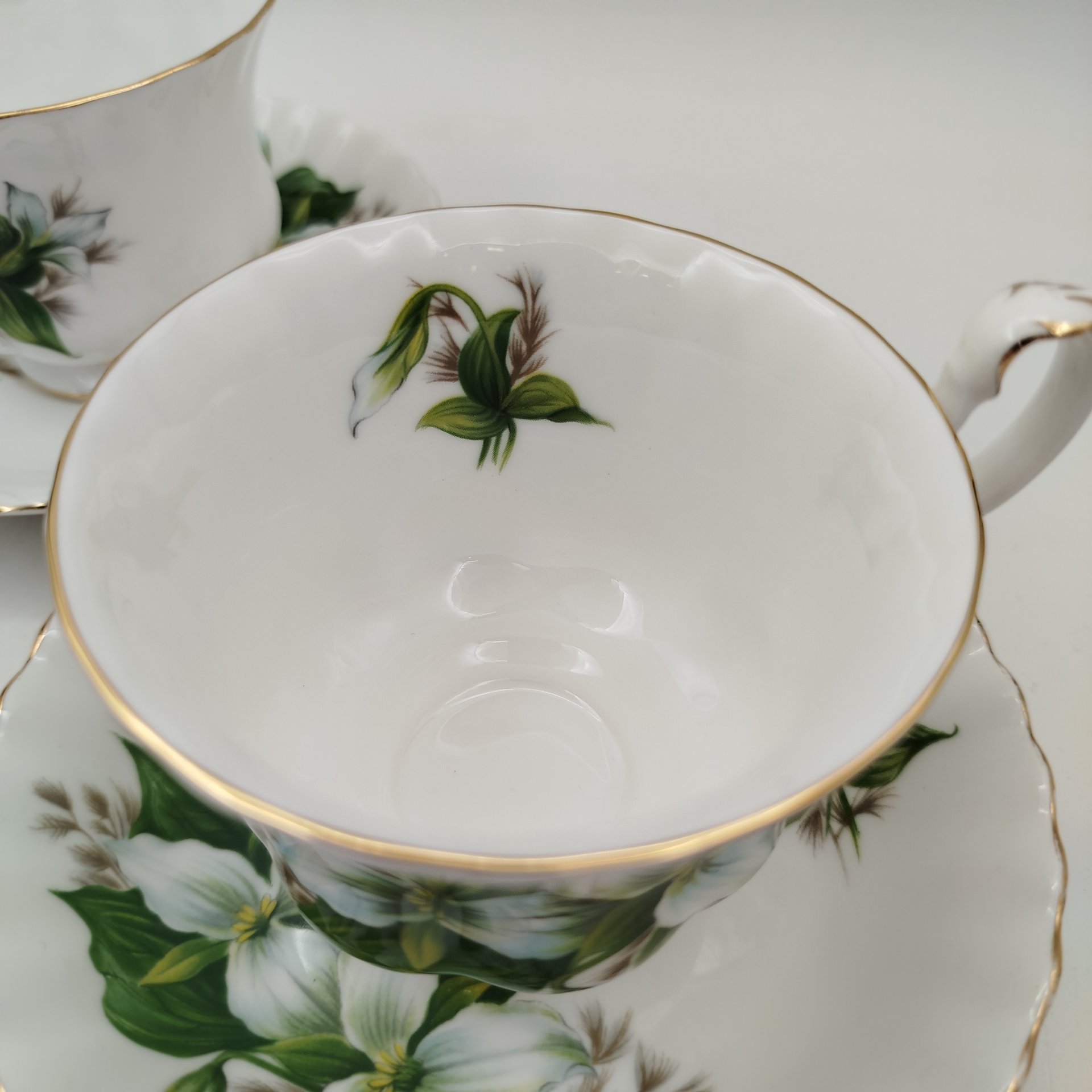 Набор чайных пар на 2 персоны (дуэт) с нежным цветочным декором "Trillium", Royal Albert