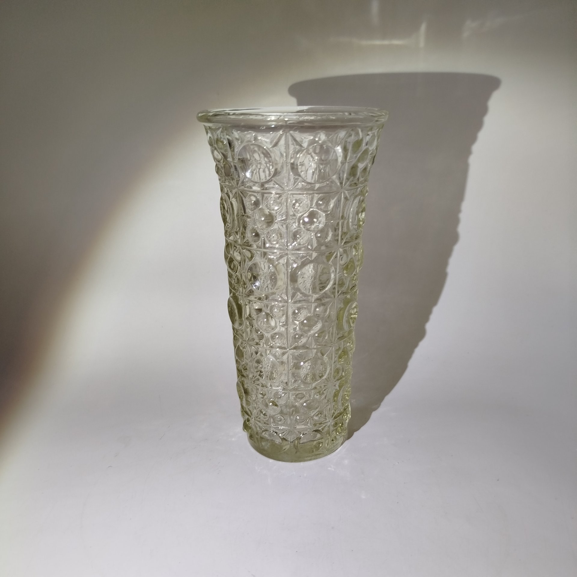 Ваза для цветов с рельефным геометрическим декором, стекло, Уршельский стеклозавод имени 10-й годовщины Октября, СССР, 1960-1980 гг.