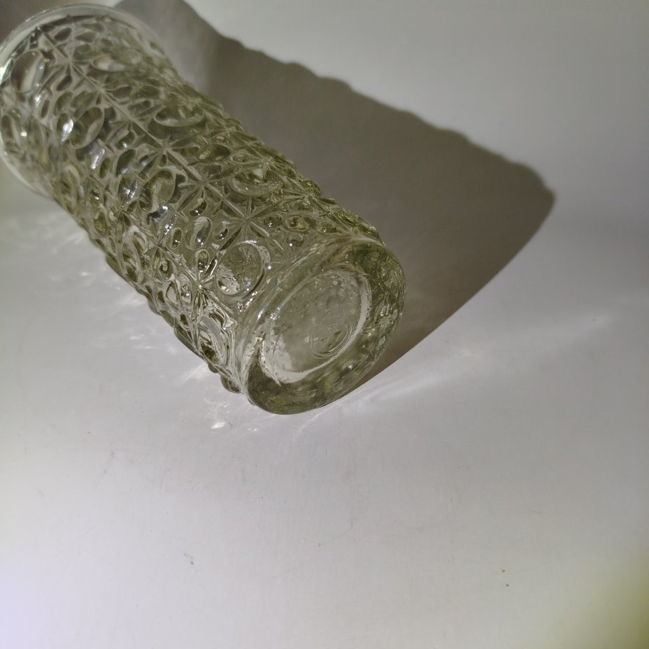 Ваза для цветов с рельефным геометрическим декором, стекло, Уршельский стеклозавод имени 10-й годовщины Октября, СССР, 1960-1980 гг.