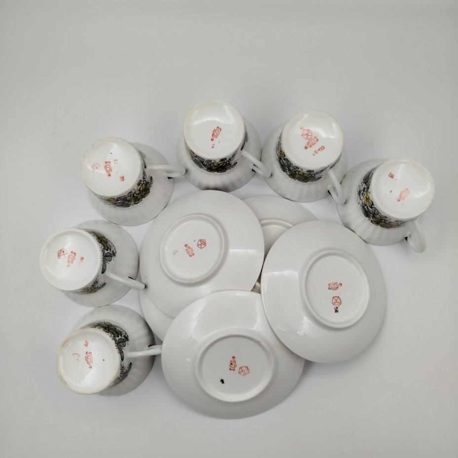 Набор из шести чайных пар "Русское кружево", автор формы "Волна" Криммер Э.М., автор рисунка Беспалова-Михалева Т.Н., фарфор, деколь, золочение, Ленинградский фарфоровый завод (ЛФЗ), СССР, 1970-1992 гг.