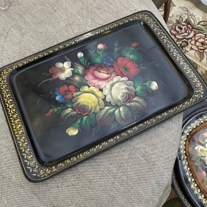 Поднос прямоугольной формы с расписным цветным декором, жесть, роспись, Жостовская фабрика декоративной росписи, СССР, 1960-1980 гг.