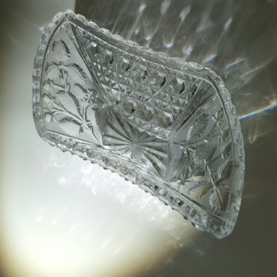 Салатник ромбовидной формы с ягодным декором