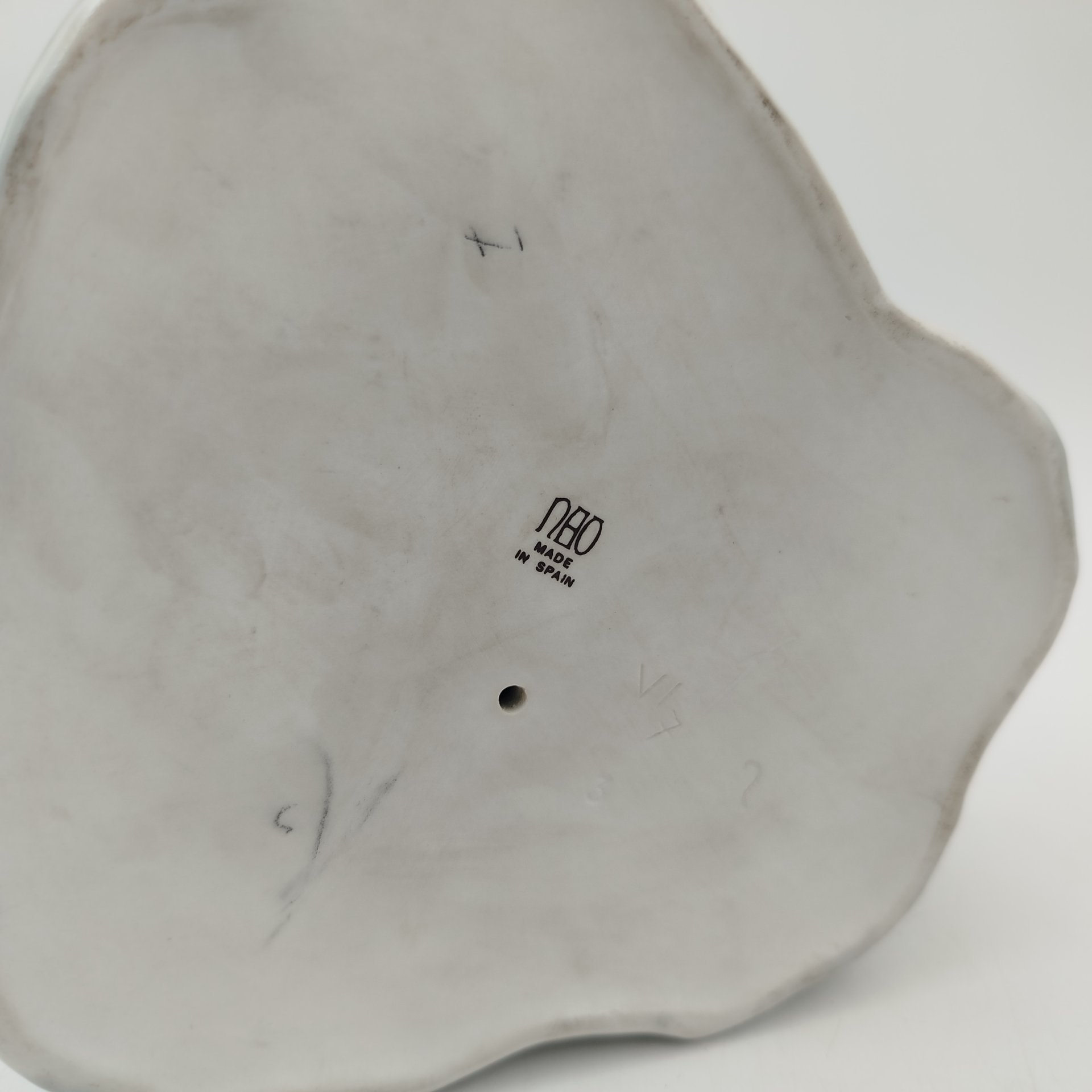 Статуэтка "Девушка и розовый куст", фарфор, роспись, NAO Porcelain, Испания, 1980-2000 гг.