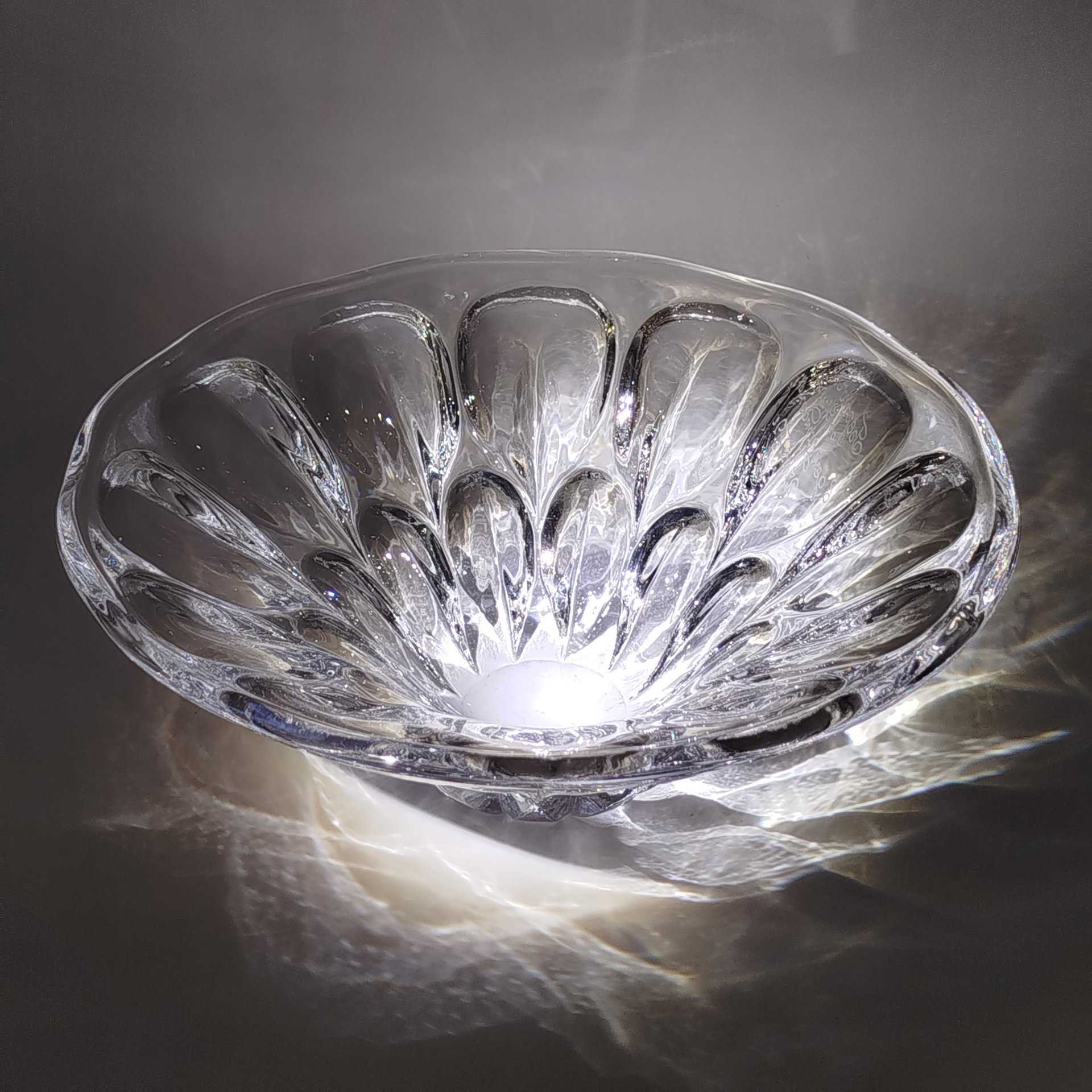 Ваза для фруктов "Глазки" (с дарственной надписью), автор А.П. Лаврова