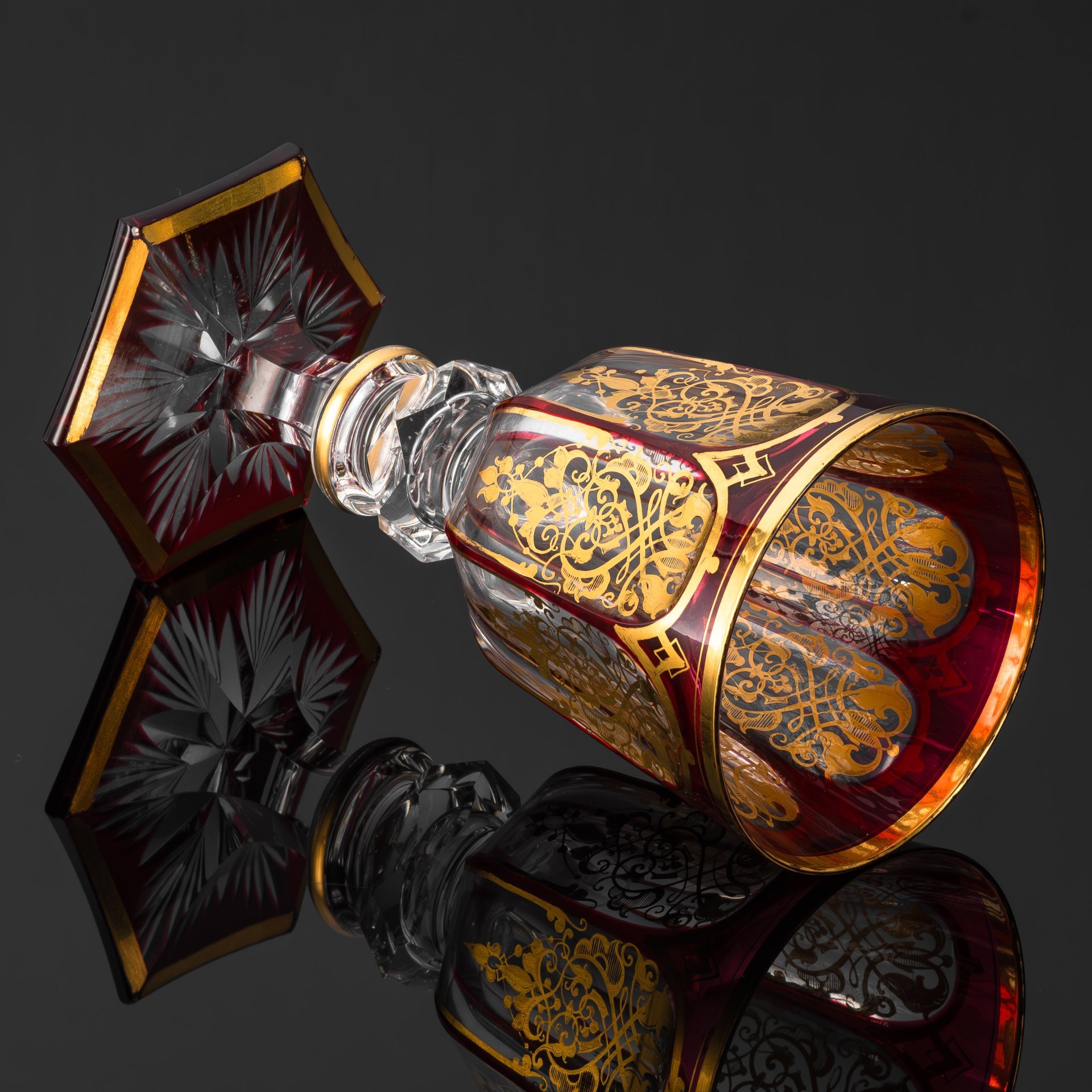 Бокал (кубок) в готическом стиле, хрусталь, резьба, нацвет, золочение, Западная Европа, 1890-1920 гг.