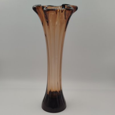 Ваза для цветов карамельного оттенка, Ливанский стекольный завод, стекло, гутная техника, СССР, 1970-1990 гг.