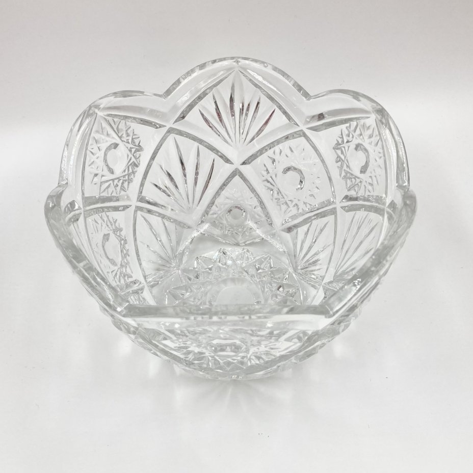 Салатник с резным декором, хрусталь, пресс, СССР, 1970-1990 гг.
