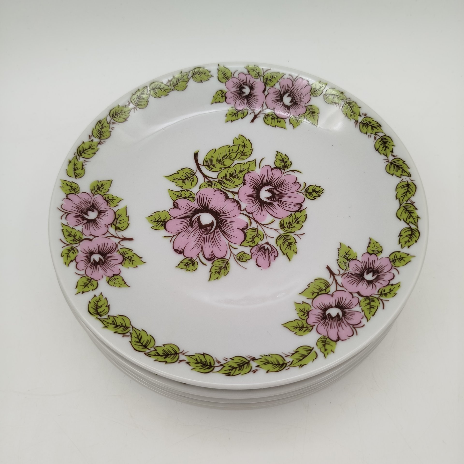 Набор из шести пирожковых тарелок с цветочным декором в розово-зеленой гамме, фарфор, печать, Epiag Royal Czechoslovakia, Чехословакия, 1970-1990 гг.