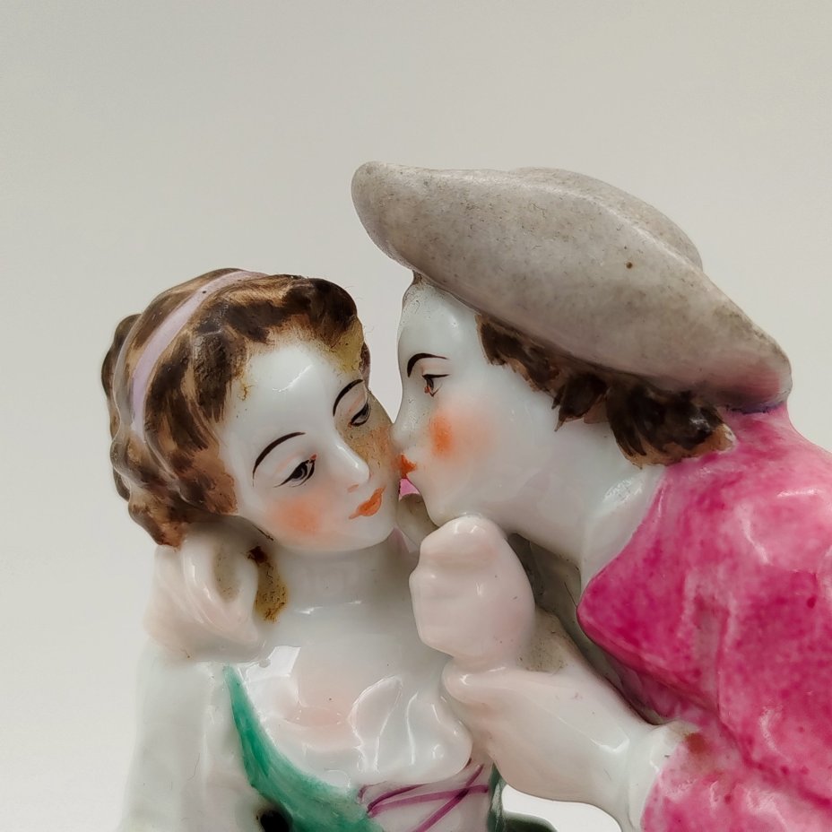 Статуэтка "Поцелуй"