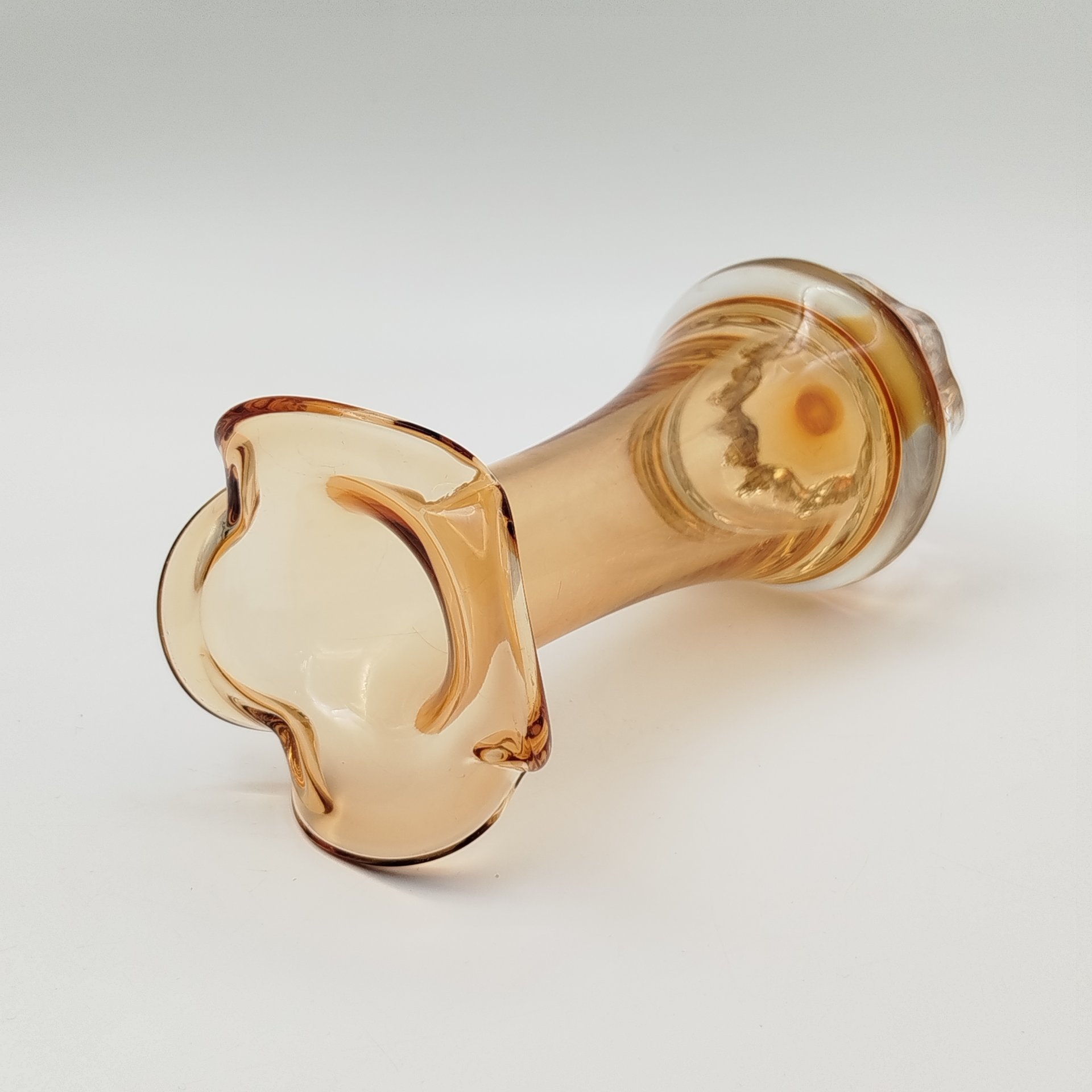 Вазочка янтарного оттенка с фестончатым горлом, стекло, СССР, 1970-1990 гг.