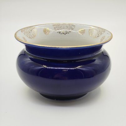 Вазочка с изящным орнаментом