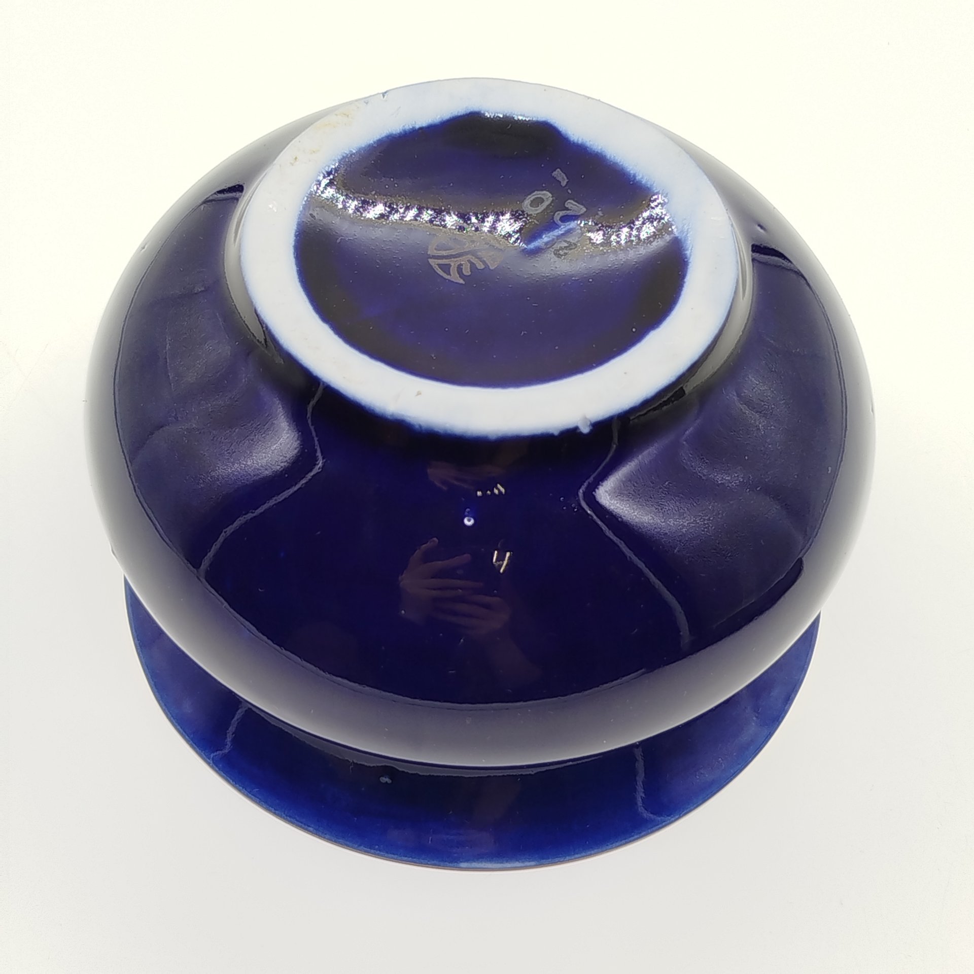 Вазочка с изящным орнаментом