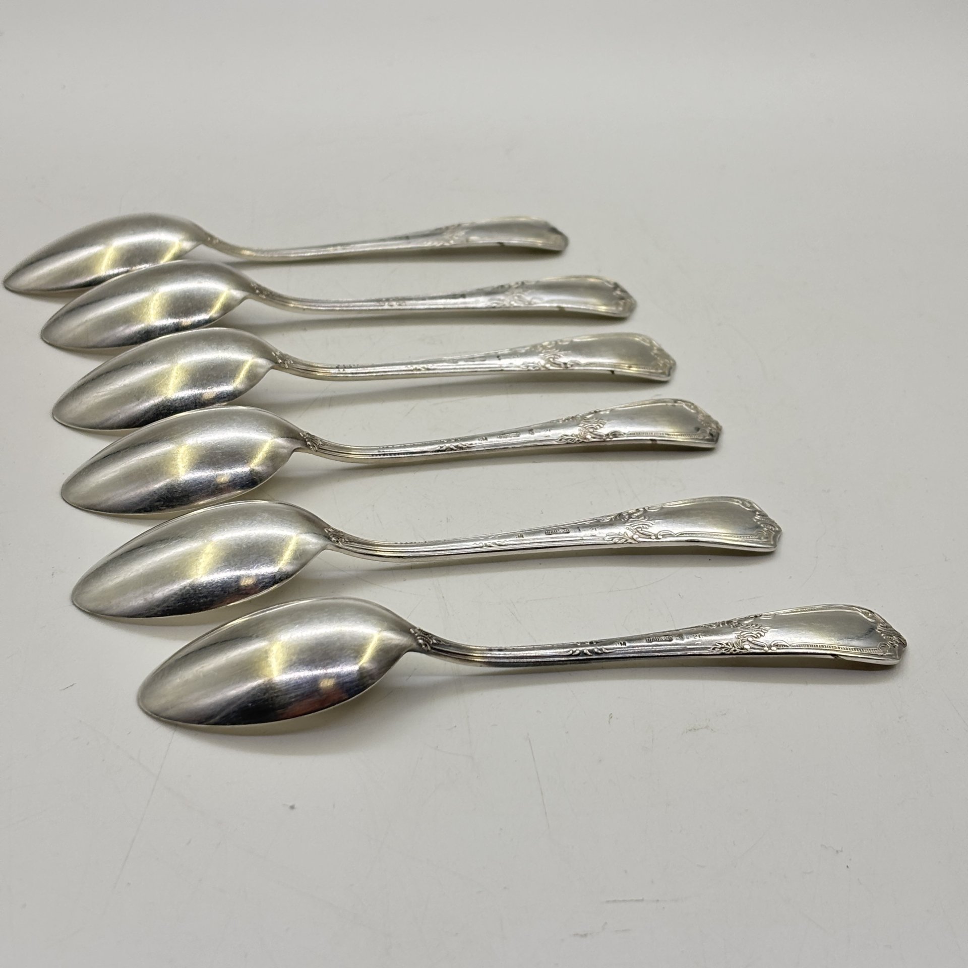 Набор из 6-ти чайных ложек с лаконичным декором, мНЦ (медь-никель-цинк), Киевский завод столовых приборов и посуды им. Дзержинского (ЗiД, ЗиД), СССР, 1950-1970 гг.