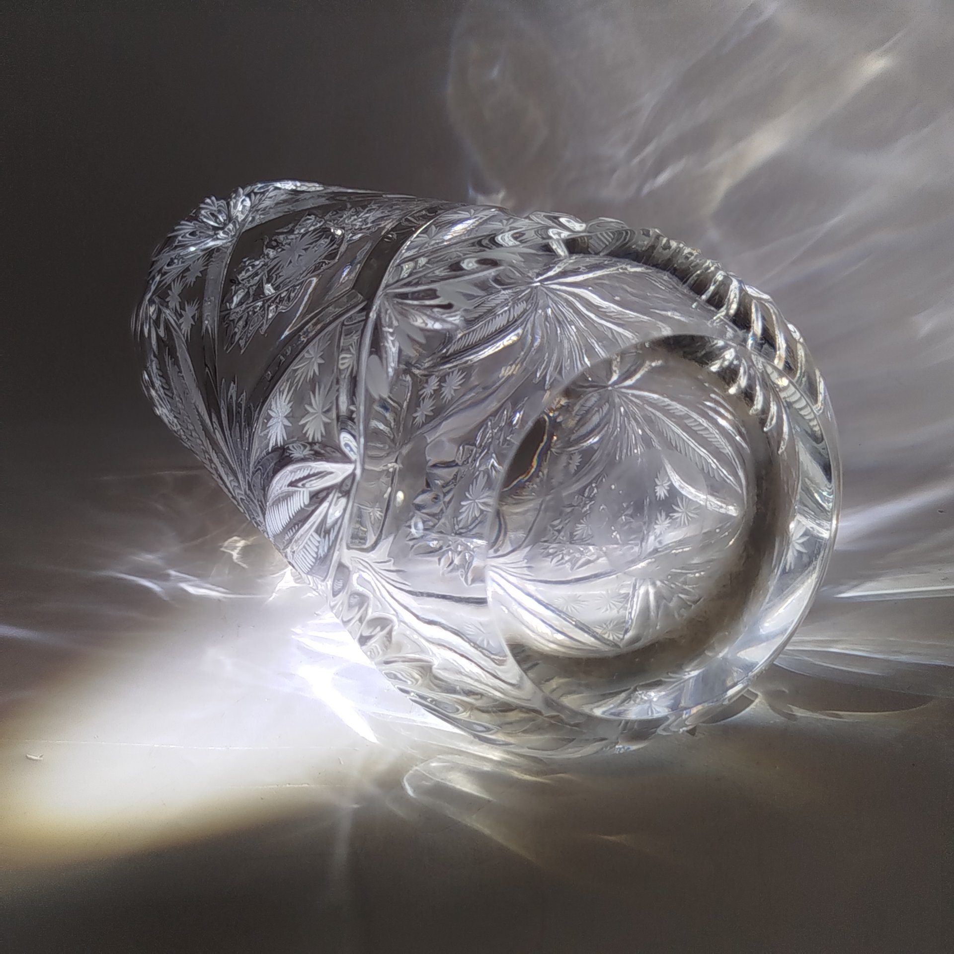 Ваза для цветов с резным декором, хрусталь, алмазная грань, СССР, 1970-1990 гг.