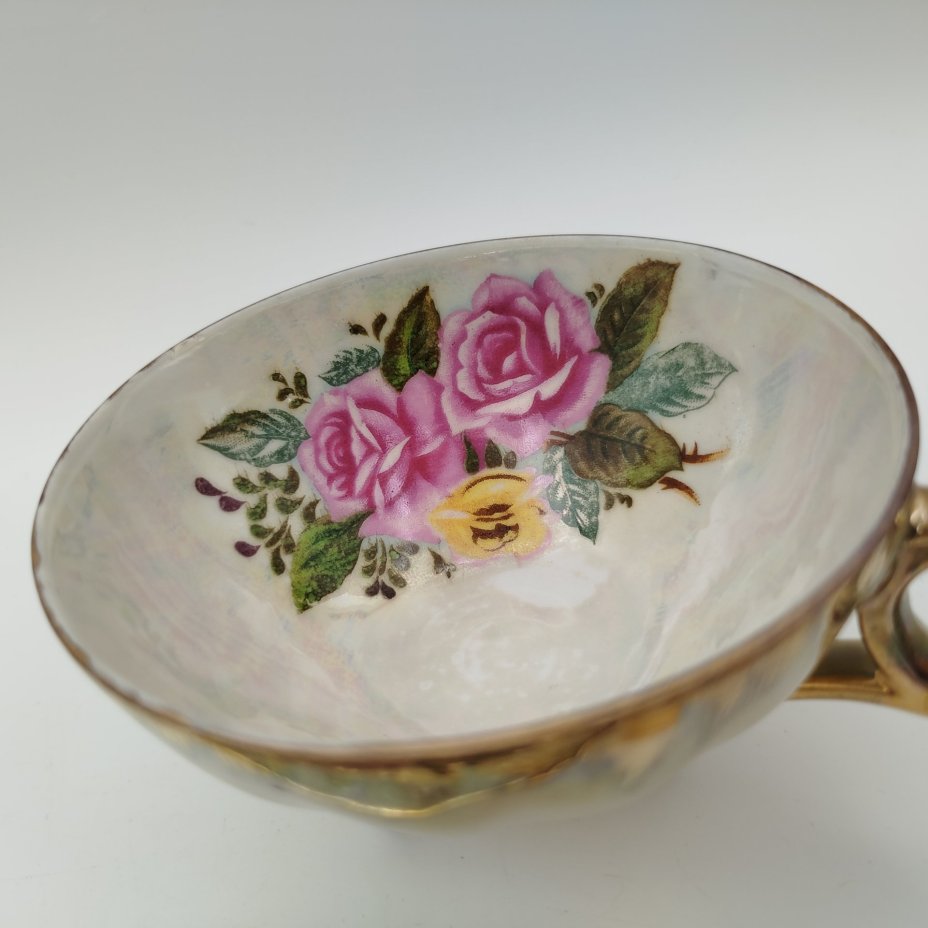 Чайная (кофейная)  пара на ножках , украшенная цветочным декором, фарфор, деколь, люстр, золочение, Европа, 1960-1980 гг.