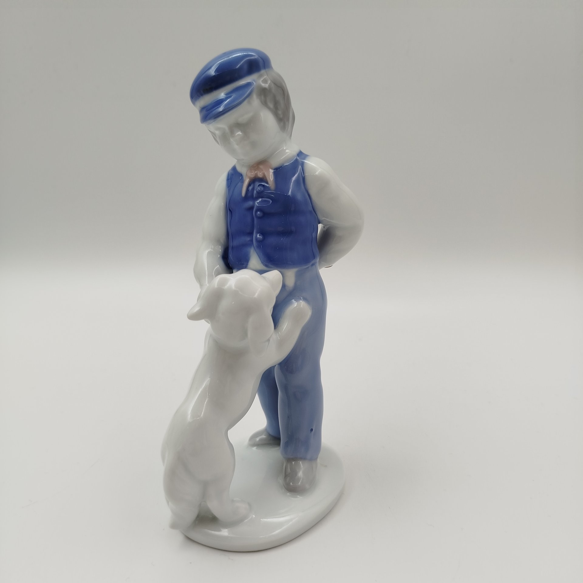 Статуэтка "Мальчик с собакой", фарфор, роспись, Gerold Porzellan Bavaria, Германия, 1949-1989 гг.
