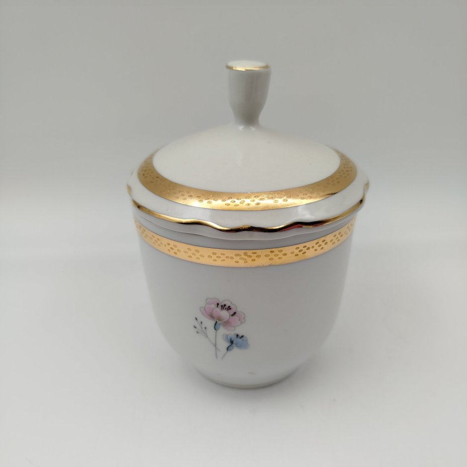 Сахарница с цветочным декором и золотистым кантом, фарфор, деколь, золочение, Porzellanfabrik Kalk (KPE), ГДР, 1950-1990 гг.