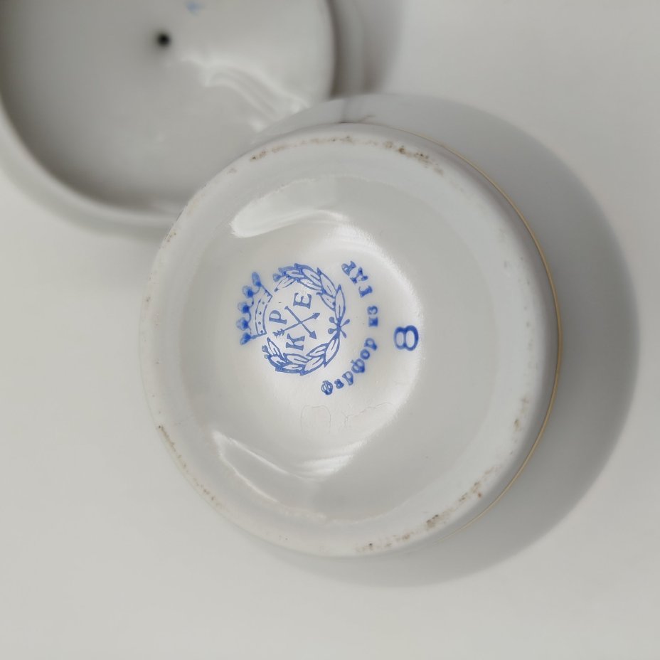 Сахарница с цветочным декором и золотистым кантом, фарфор, деколь, золочение, Porzellanfabrik Kalk (KPE), ГДР, 1950-1990 гг.