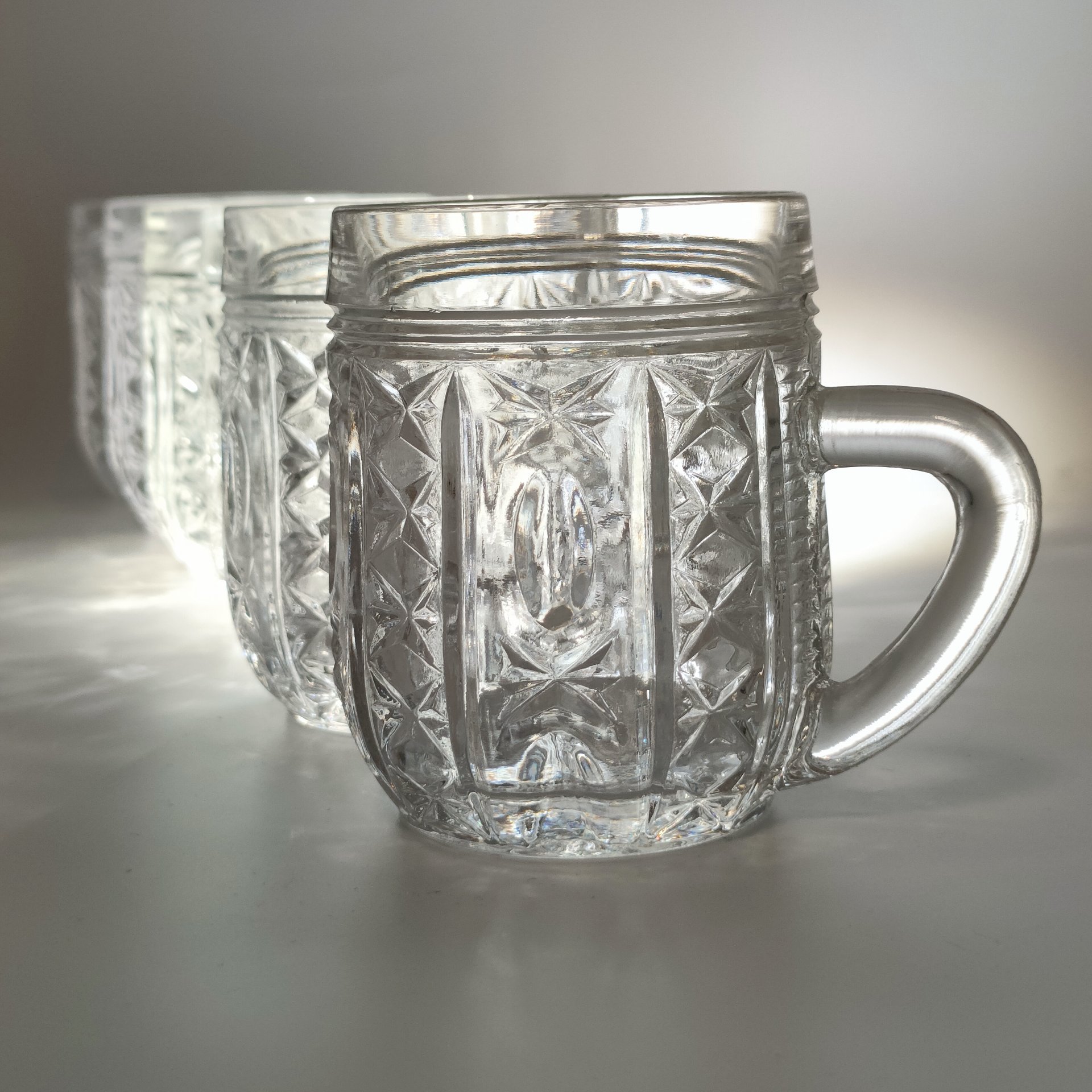 Набор кружек с рельефным декором на 6 персон, стекло, пресс, СССР, 1970-1990 гг.