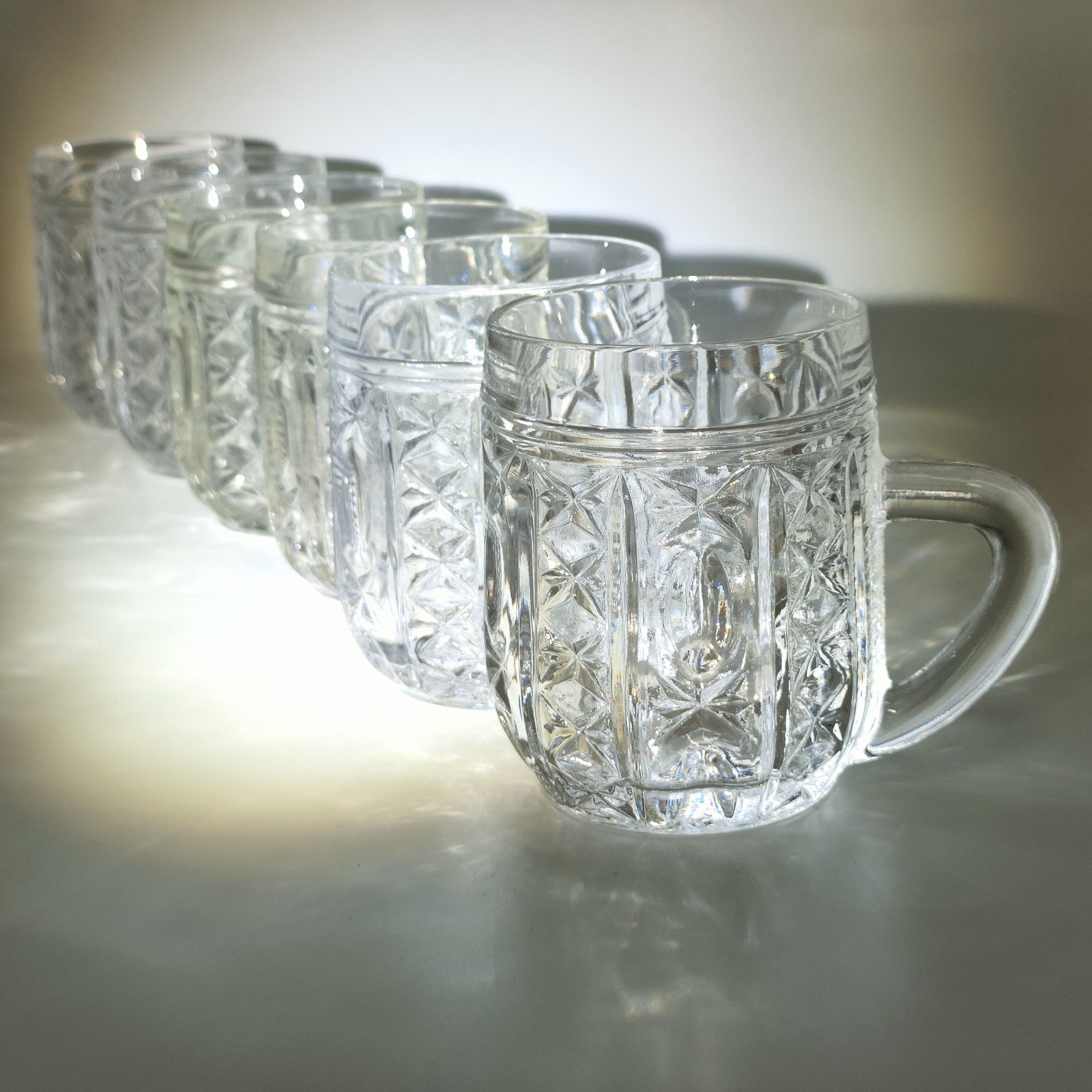 Набор кружек с рельефным декором на 6 персон, стекло, пресс, СССР, 1970-1990 гг.