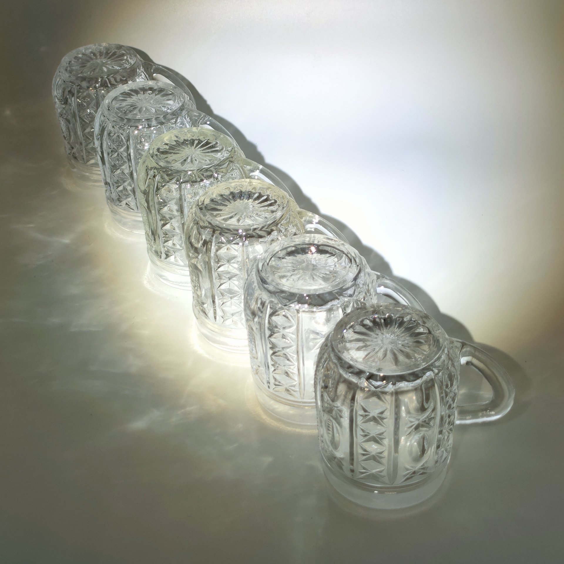 Набор кружек с рельефным декором на 6 персон, стекло, пресс, СССР, 1970-1990 гг.