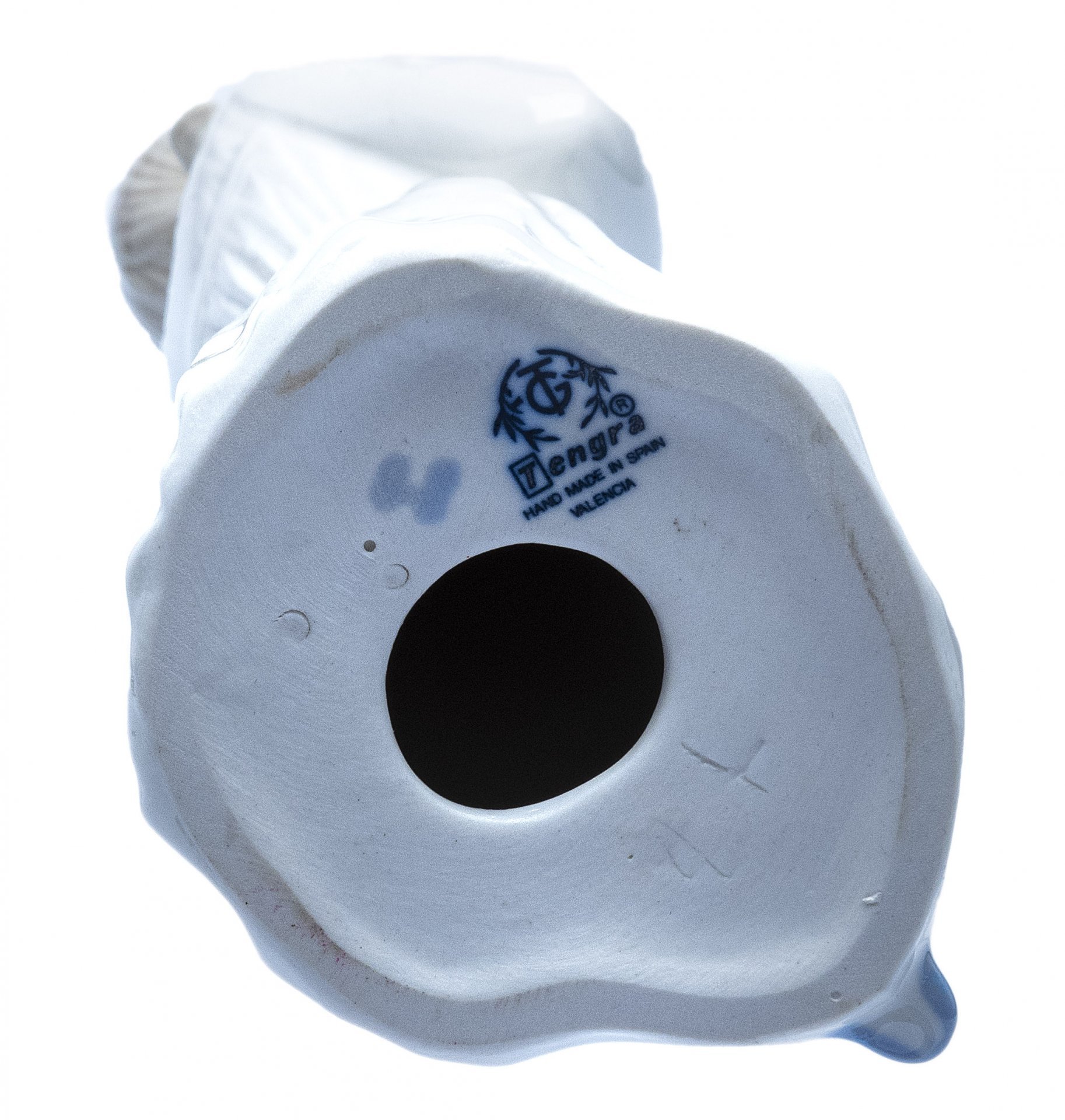 Статуэтка "Девочка с мячом", фарфор, роспись, мануфактура "Tengra porcelain", Испания, 1950-1980 гг.