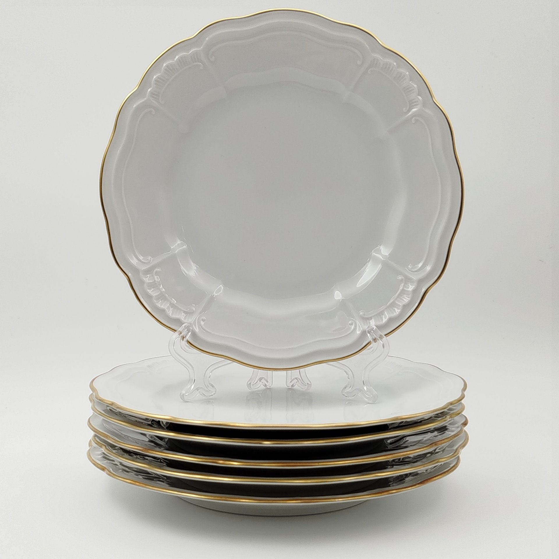 Набор десертных тарелок с рельефным декором на 6 персон, Retsch & Co., Wunsiedel, фарфор, золочение, Германия, 1960-1980 гг.