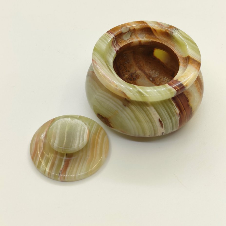 Солонка круглой формы зеленовато-коричневого цвета, оникс, резьба