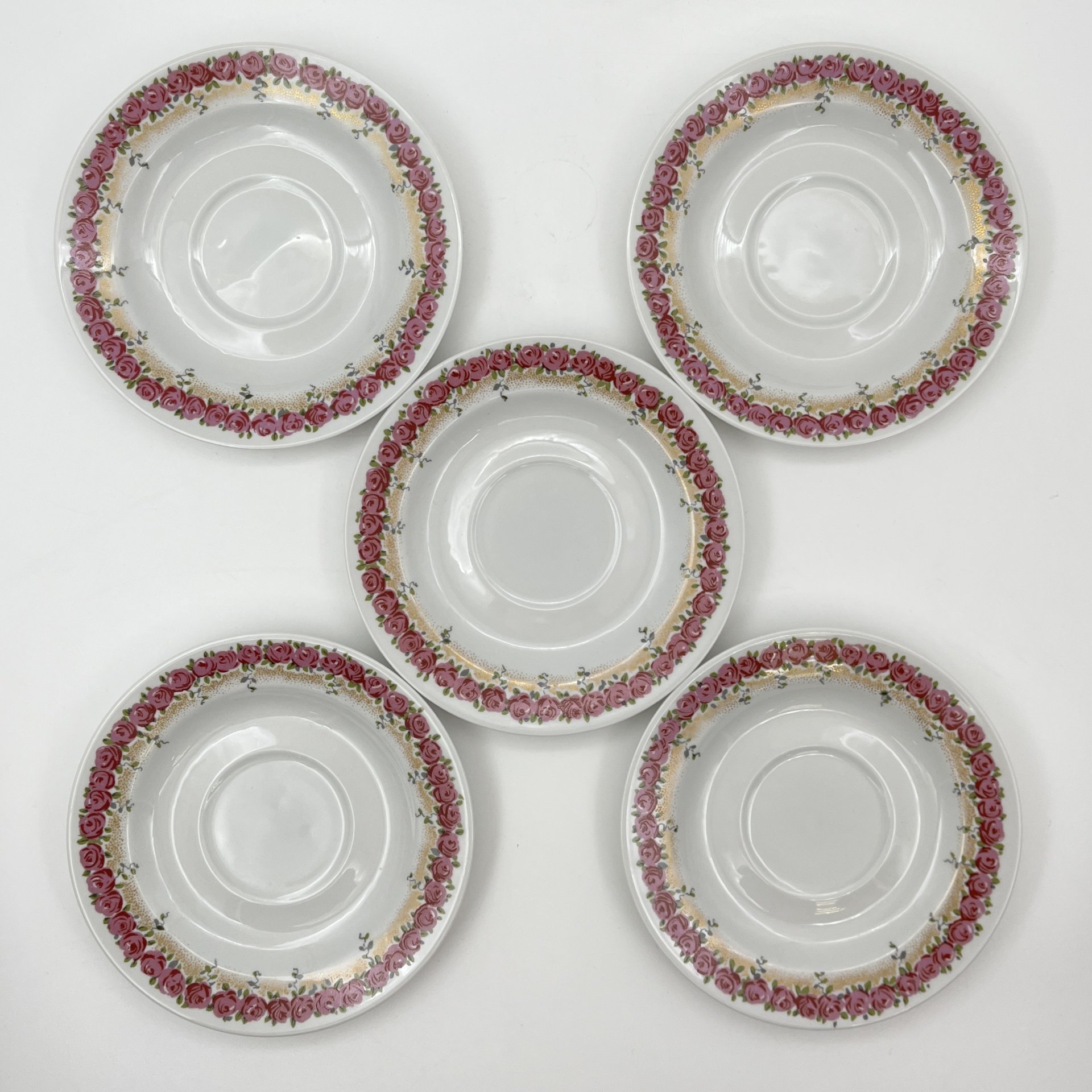 Сервиз чайно-кофейный на 5 персон (12 предметов), украшенный цветочным декором, фарфор, деколь, золочение, Graf Von Henneberg Porzellan, 1777 Jlmenau, ГДР, 1973-1977 гг.